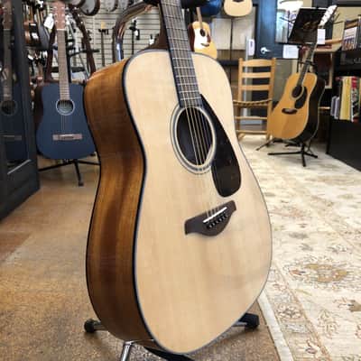 Yamaha FG800J Solid Top Dreadnought Acoustic Guitar Natural image 2