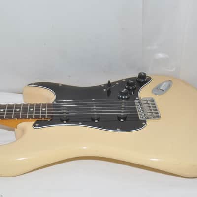 Fender Japan Stratocaster ST62 J serial Fujigen Electric Guitar Ref No 6477 image 8