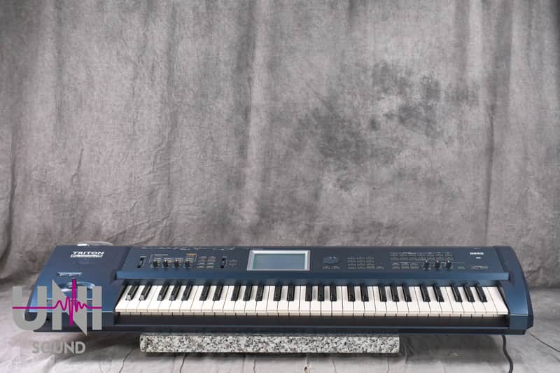KORG TRITON Extreme Music workstation Synthesizer in Very Good Condition. image 1