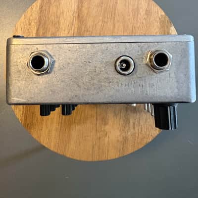 Ezhi & Aka Running for 78 Skip/Glitch/Sample Rate Reducer Pedal image 2