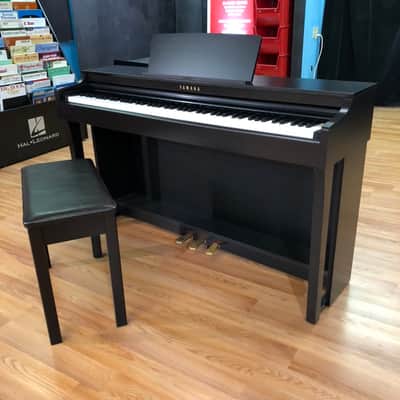 Yamaha CLP-625 Digital Piano image 3