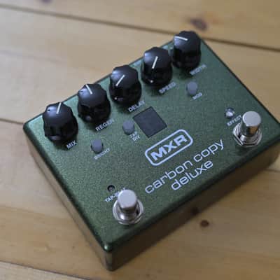MXR M292 Carbon Copy Deluxe Analog Delay 2017 - Present - Green image 1