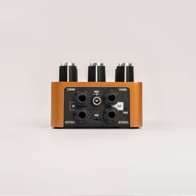 Universal Audio UAFX Woodrow ’55 Instrument Amplifier 2022 - Present - Copper / Silver image 2