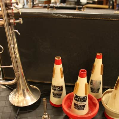 C.G. Conn 8-B Silver Plate Artist Trumpet 1970 W/ Bach C1 Mouthpiece + Mutes image 3