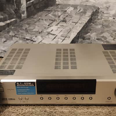Onkyo Onkyo's TX-LR552 is a 6.1-channel home theater receiver 90s  - Grey metal case image 4