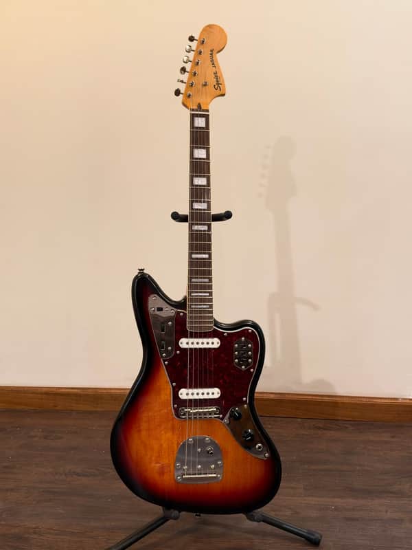 Squier Classic Vibe '70s Jaguar 2024 - 3-Tone Sunburst