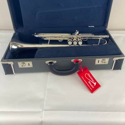 Getzen 907S Eterna Proteus Bb Trumpet – Silver Plated – Professional Model – Like New – w/ Case SM#3655 image 1