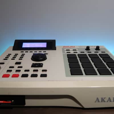 Custom Akai MPC 2000XL - 32MB RAM - 8 Outputs - CF Card Reader - NEW LCD + MORE image 6