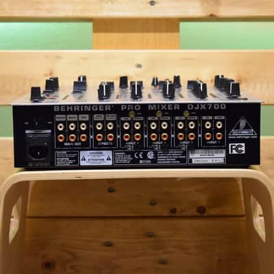 Behringer DJX700 DJ-Mixer image 2