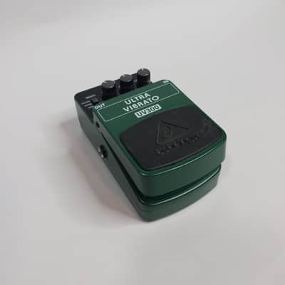 Behringer UV300 Ultra Vibrato Pedal image 3