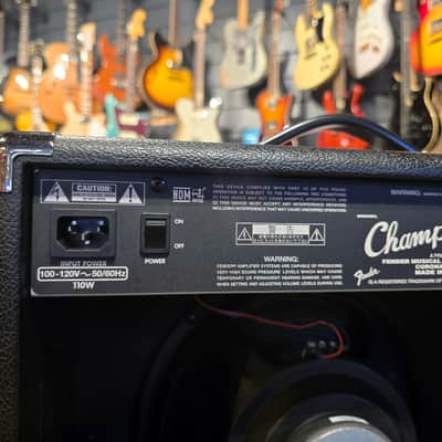 Fender Champion 40 2-Channel 40-Watt 1x12" Guitar Practice Amp 2013 - 2024 - Black image 8