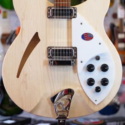 Rickenbacker 330/12, Mapleglo image 3