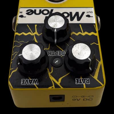 Modtone Harmonic Tremor Pulsating Tremolo 2010s - Purple X7693 image 4