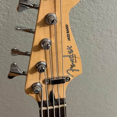 Fender Deluxe Active Jazz Bass V 2004- 2016 - Vintage White image 3