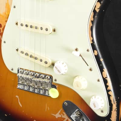 Fender Mike McCready Stratocaster 3-Color Sunburst Rosewood Fingerboard image 3