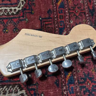 Fender Eric Clapton Artist Series Stratocaster with Vintage Noiseless Pickups 2005 Torino Red image 18