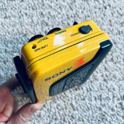 Sony WM-AF59 Walkman Cassette Player, Excellent Yellow, Working ! image 4