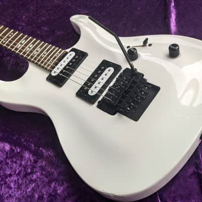 REDUCED Dean Vendetta 4.0*rare & fine neck-thru model made in Korea 2008*top rock guitar that sounds/plays/looks really great*floyd rose! image 4