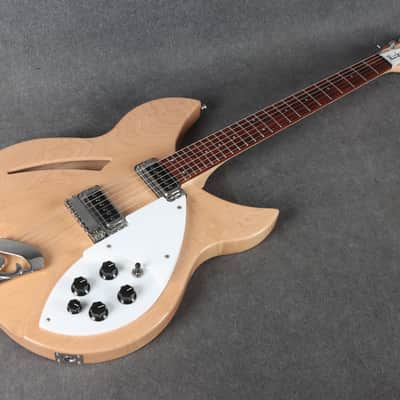 Rickenbacker 330 - Mapleglo - 2nd Hand image 10
