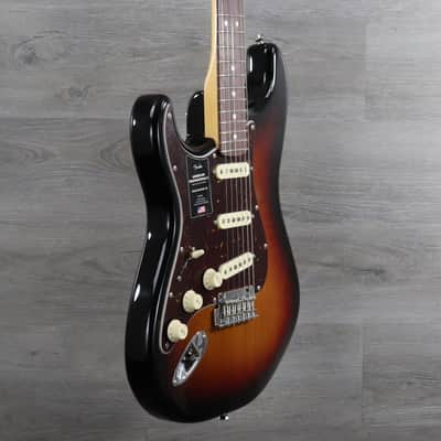 Fender American Professional II Stratocaster Left-Handed with Rosewood Fretboard 3 Color Sunburst image 4