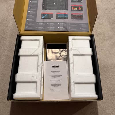 Akai MPC One Standalone MIDI Sequencer Retro Edition 2021 - Present - Grey image 5