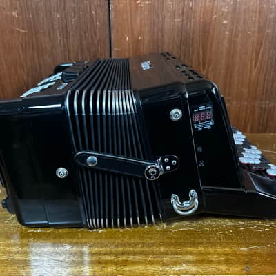 Roland FR-1xb Button-type V-Accordion Black w/ gig bag image 4