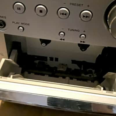 Sony Micro Hi-Fi Component System CMT-EP313 with Speakers & Remote Silver / Pine image 7