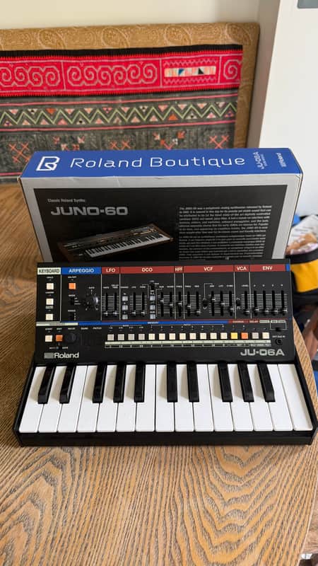 Roland JU-06A Boutique Series Synthesizer Module with K-25m Keyboard 2019 - Present - Black image 1