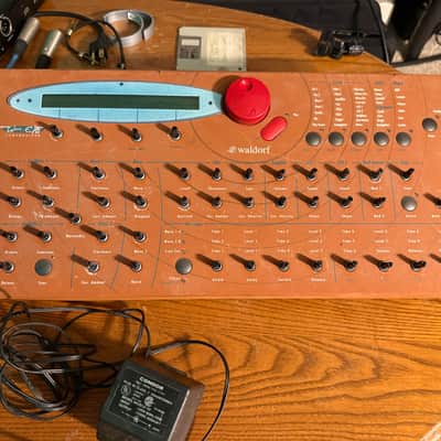 Waldorf Microwave XT Rackmount Wavetable Synthesizer 1998 - Orange