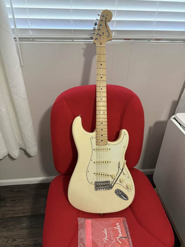 Fender Limited Edition American Performer Stratocaster with Maple Fretboard 2019 - Olympic White image 1