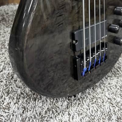 Spector Legend 5 Custom – Lined Fretless, Trans Black Quilted image 6