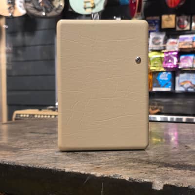Blackstar Debut 15E 15-Watt 2x3" Guitar Combo 2020 - Present - Cream image 2