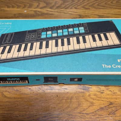Novation Launchkey Mini 37 MKIV MIDI Keyboard image 2