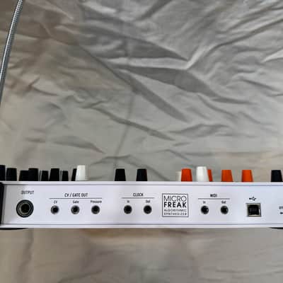 Arturia MicroFreak Vocoder Edition 25-Key Algorithmic Synthesizer 2021 - Present - White