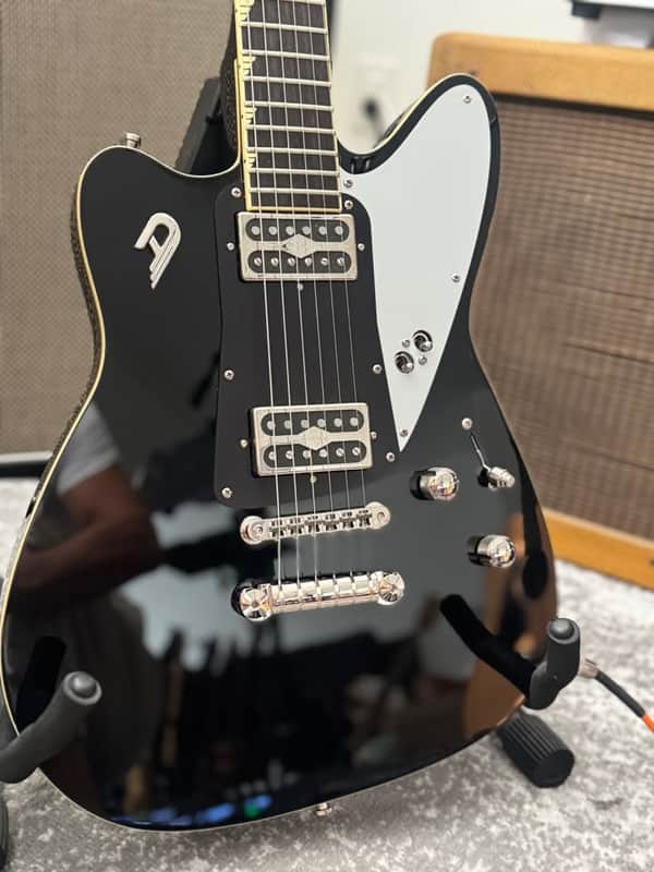 Duesenberg The Falken with Stop Bar Tailpiece 2021 - Black image 1