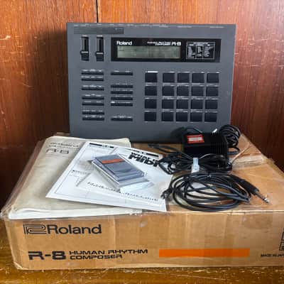 Roland R-8 Human Rhythm Composer Drum Machine NEW INTERNAL BATTERY w/ box