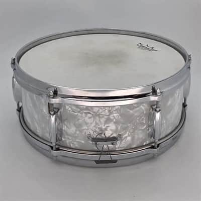 Used Vintage Gretsch Dixieland Snare Drum 14x5.5 White Marine Pearl - Good image 3