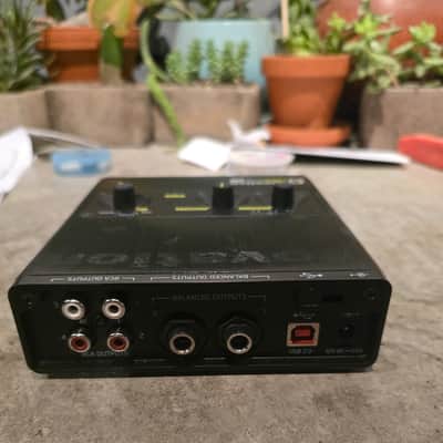 Novation Audiohub 2x4 Interface 2010s - Black image 3