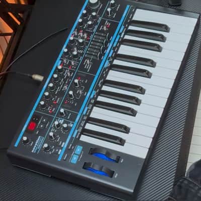 Novation Bass Station II 25-Key Monophonic Synthesizer 2013 - Present - Black