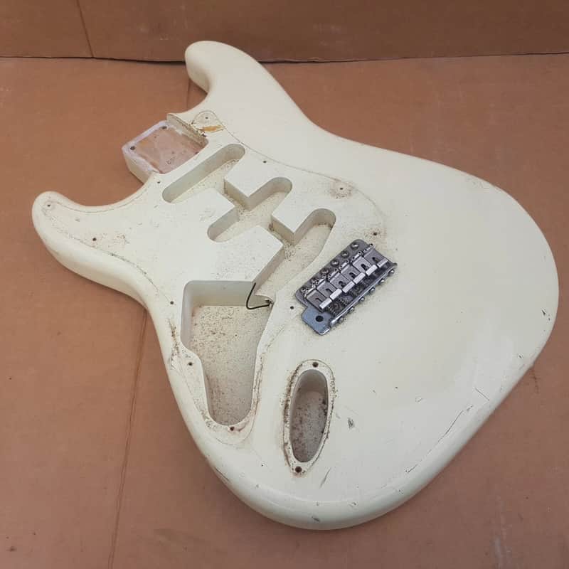1986 FENDER STRATOCASTER BODY - LEFT HAND - RELIC image 1
