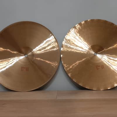 Paiste 15" 2002 Sound Edge Hi-Hat Cymbals (Pair) 1980 - Present - Traditional image 2
