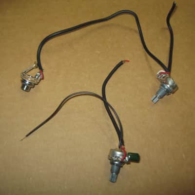 rarely used genuine Ibanez control harness (1 VOL pot B500K, 1 TONE pot A500K w/ capacitor, 1 jack) +main wires & nuts/washers & extra wires [NO switch] (from display piece 2018 Artcore AS-63 (NO: guitar, other parts) Metric, 18 spline coarse split shaft image 14