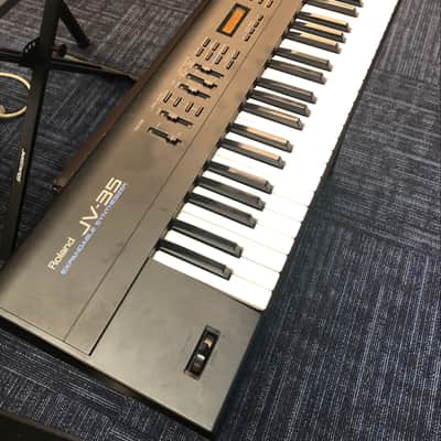 Roland JV35 Expandable Synthesizer - Pre Owned *IN STORE PICKUP ONLY*