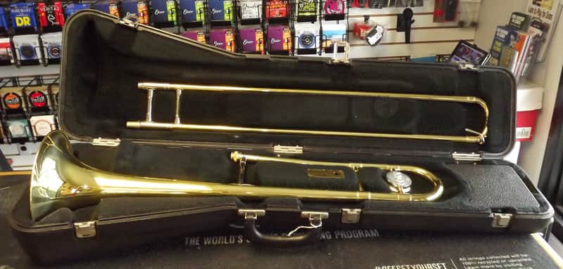 Conn Director 22H 977656 Tenor Trombone Outfit image 1