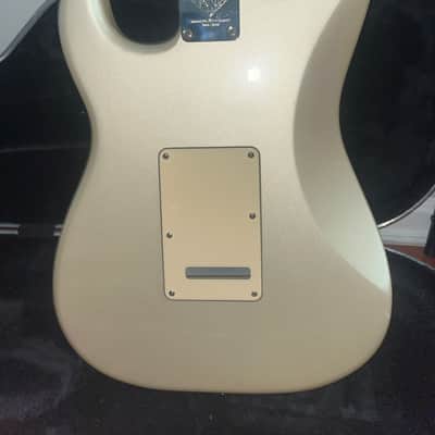 Fender 60th Anniversary Limited Standard Stratocaster with Maple Fretboard 2006 - Blizzard Pearl image 4
