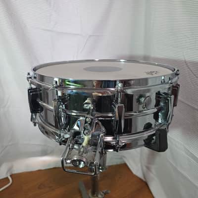 Ludwig No. 410 Super-Sensitive 5x14" 10-Lug Aluminum Snare Drum with Pointed Blue/Olive Badge 1969 - 1979 - Chrome-Plated image 5