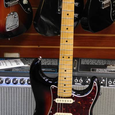 Fender Player II Modified Stratocaster HSS 2025 - Sunburst MINT! image 3