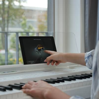 Kawai ES520 88-Key Digital Piano with Responsive Hammer Compact II Action and Built-in Bluetooth MIDI, Snow White image 3
