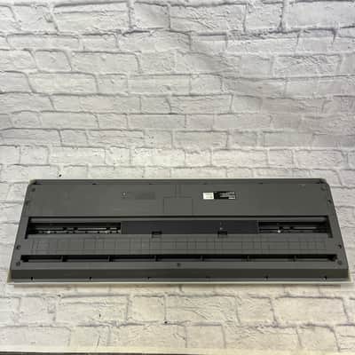 Yamaha DGX-220 76-Key Electronic Keyboard image 4