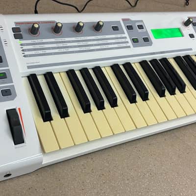 M-Audio M AUDIO VENOM SYNTH VIRTUAL ANALOG image 2